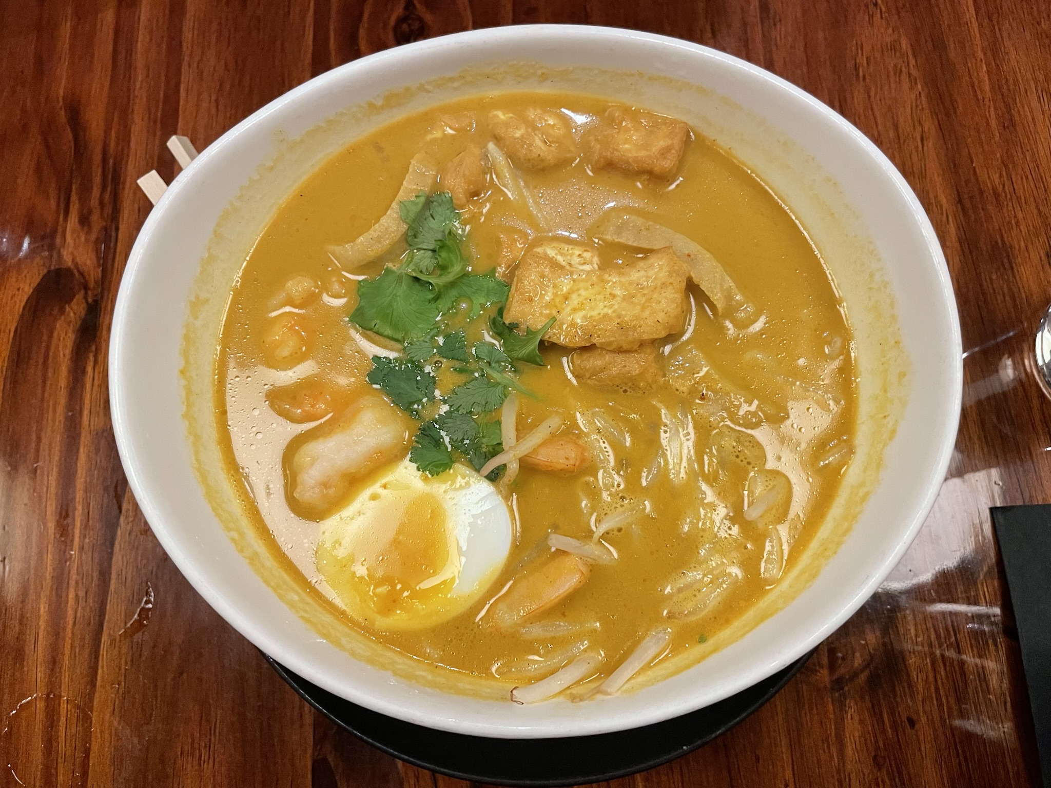 Singapore laksa noodle soup